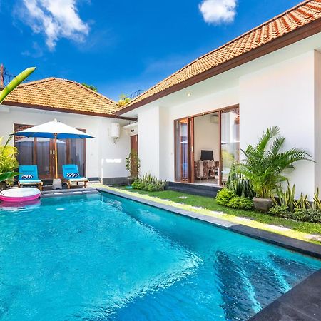 4-Bedroom Pool Villa Near Seminyak Center Eksteriør bilde