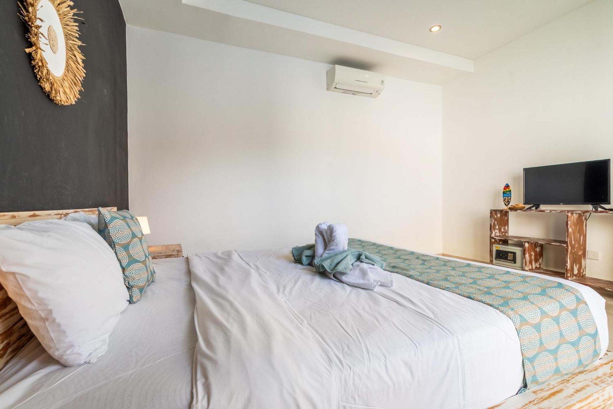 4-Bedroom Pool Villa Near Seminyak Center Eksteriør bilde