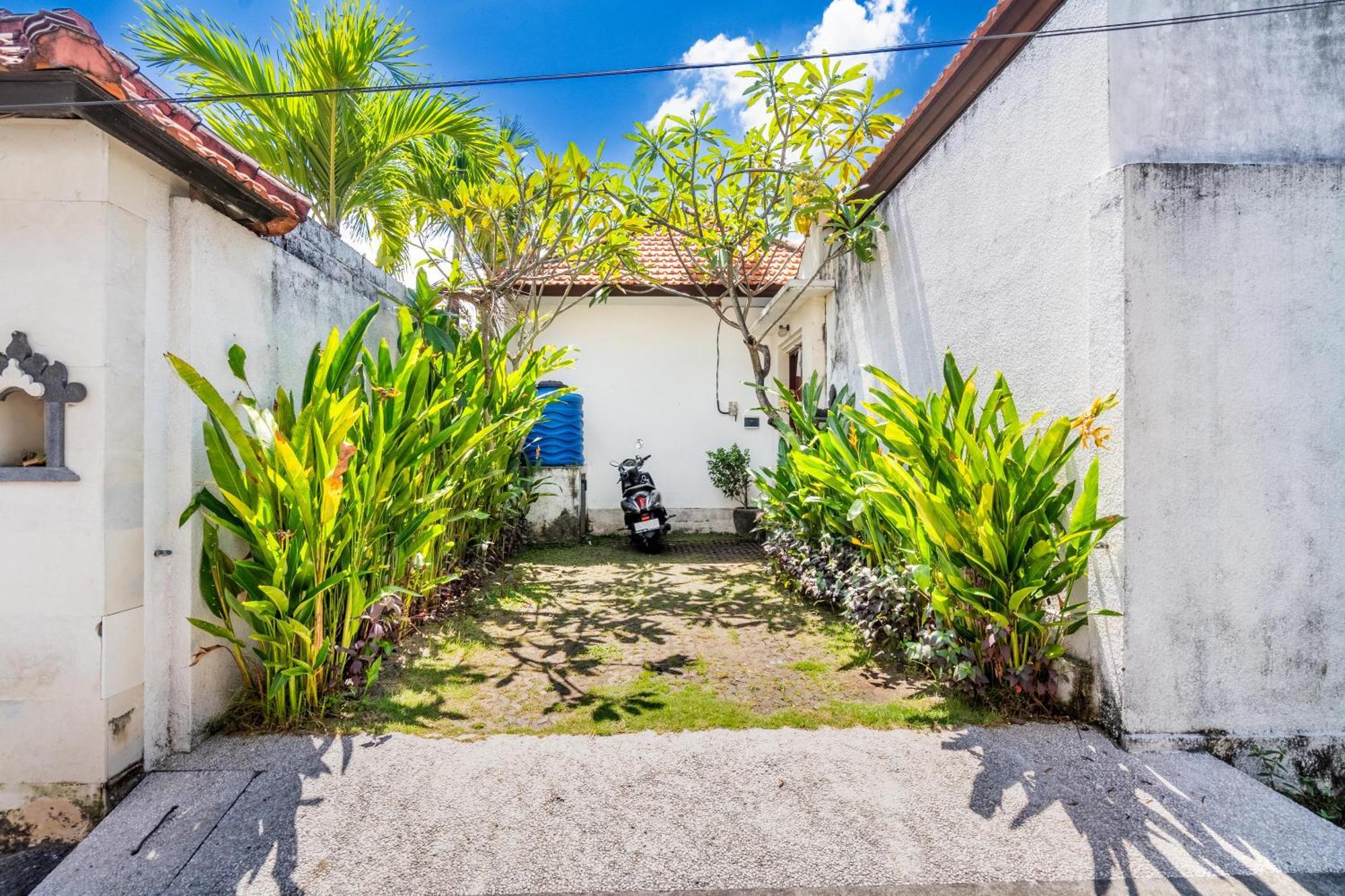 4-Bedroom Pool Villa Near Seminyak Center Eksteriør bilde