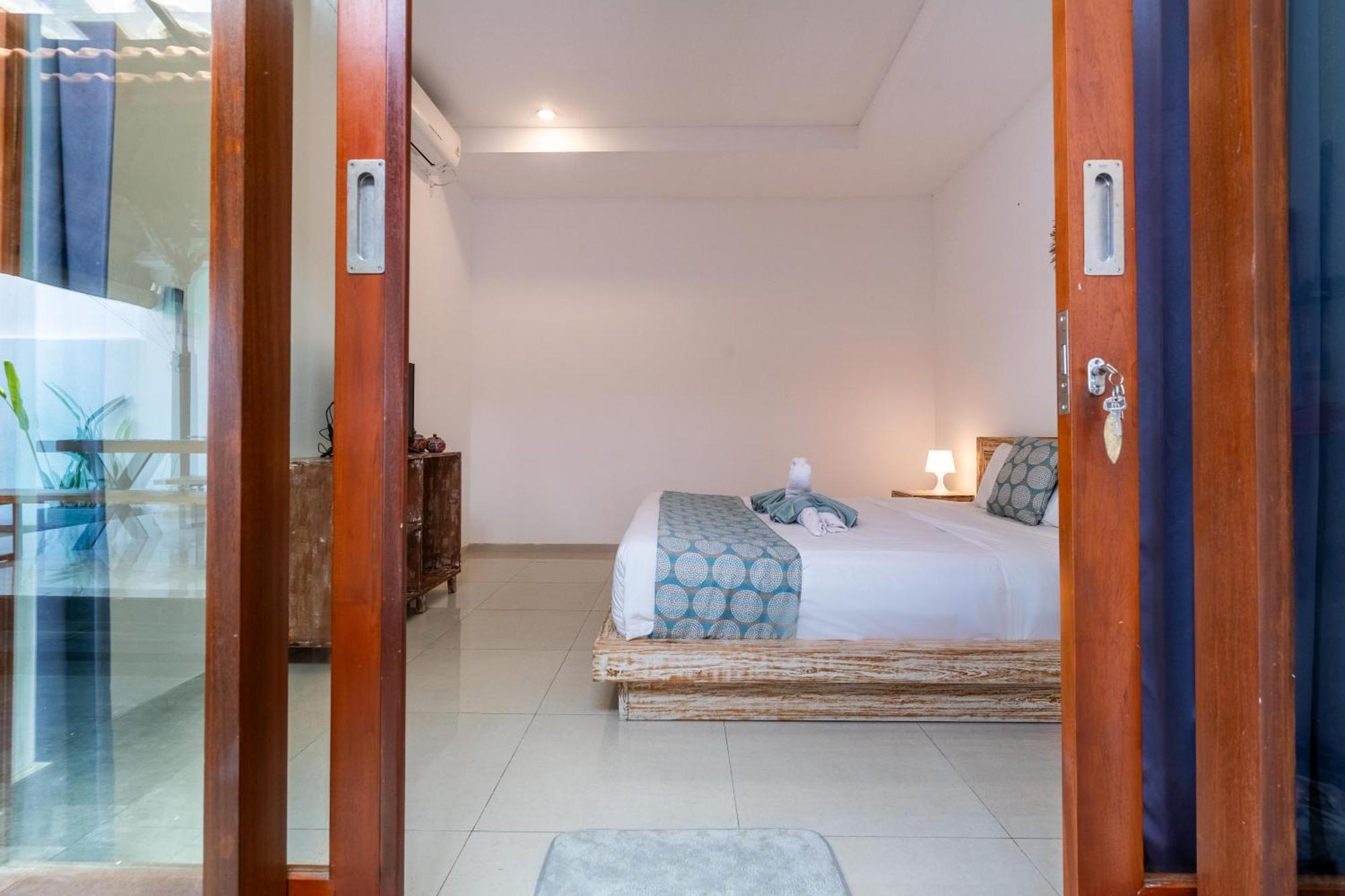 4-Bedroom Pool Villa Near Seminyak Center Eksteriør bilde