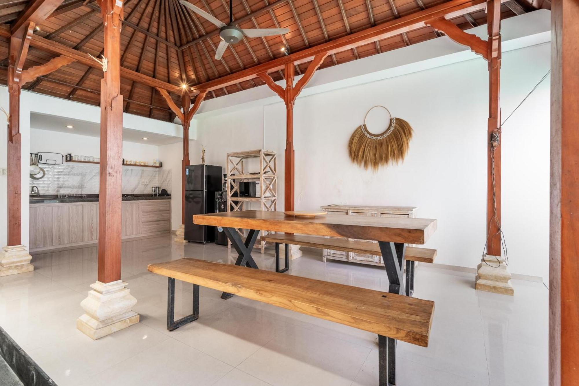 4-Bedroom Pool Villa Near Seminyak Center Eksteriør bilde