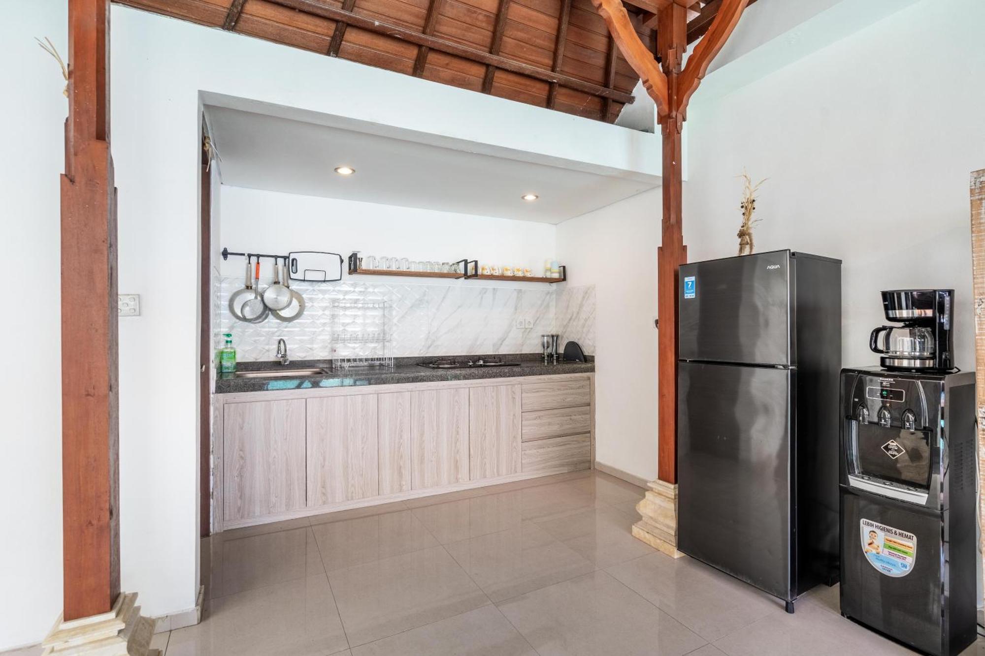 4-Bedroom Pool Villa Near Seminyak Center Eksteriør bilde